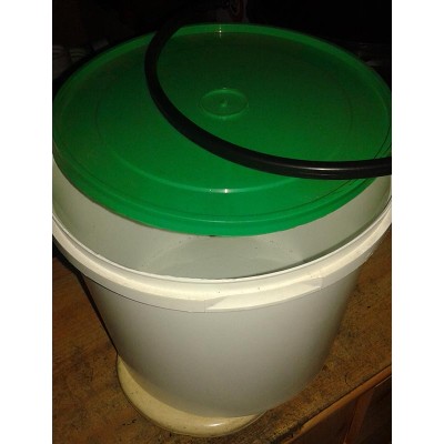 Bucket with a lid 10l